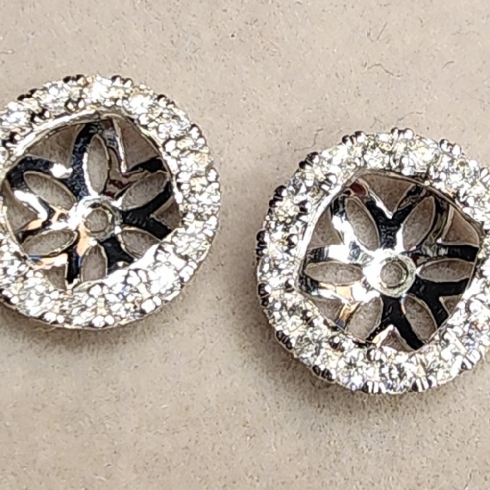 Diamond earring jacket. - Picture 7 of 16